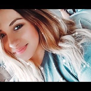 Meet your Posher, Leasley